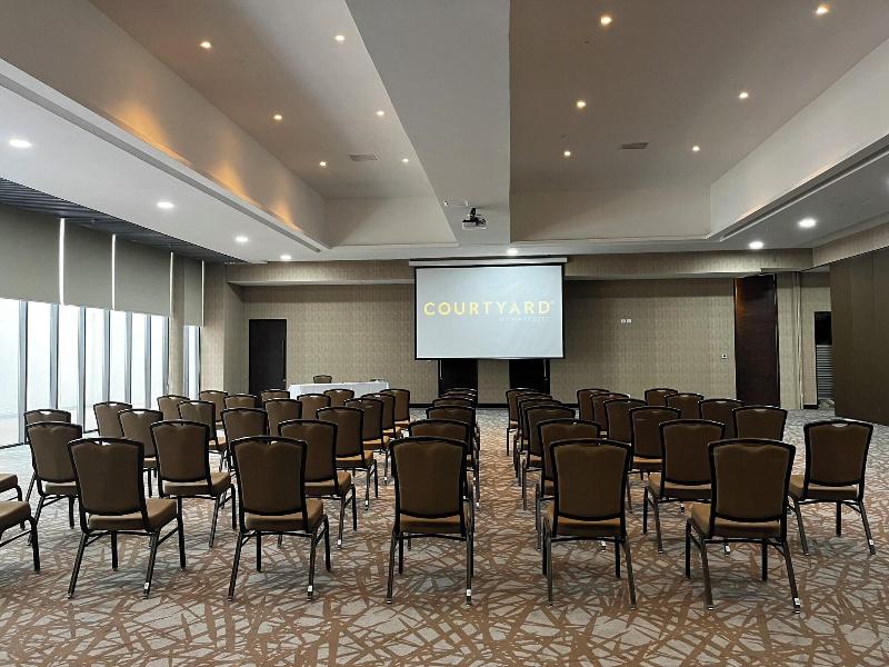 Courtyard by Marriott Santiago Airport image