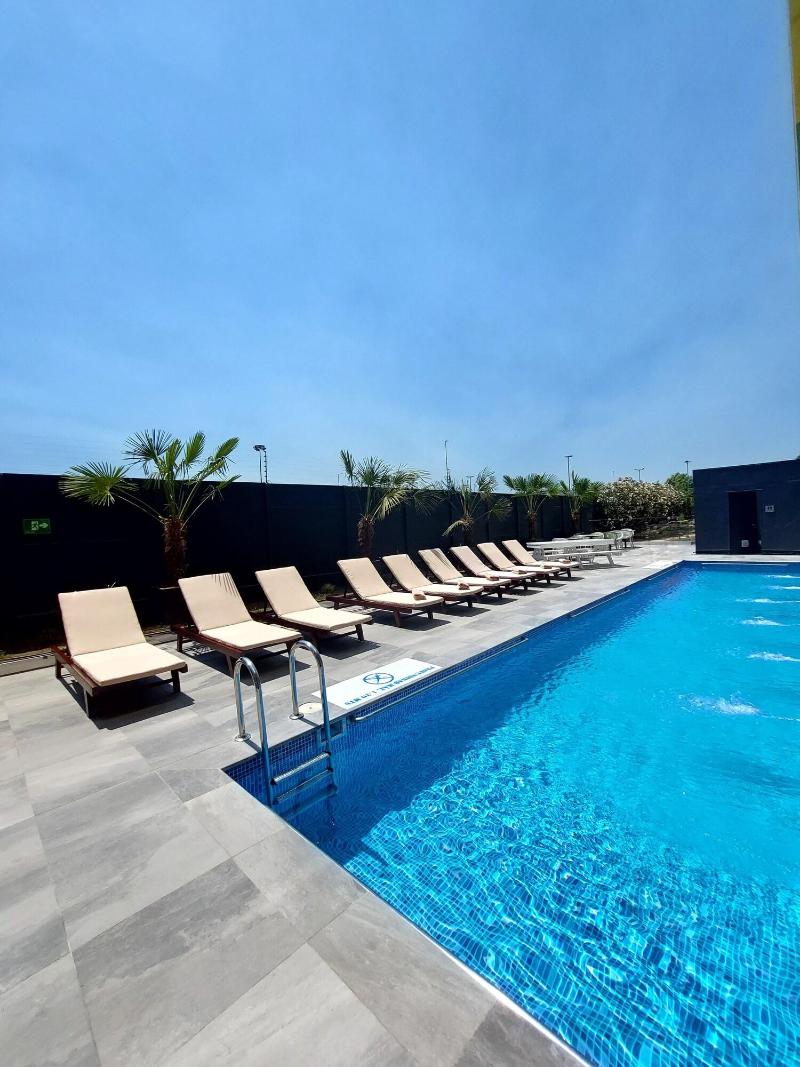 Courtyard by Marriott Santiago Airport image