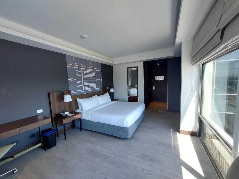 Courtyard by Marriott Santiago Airport image