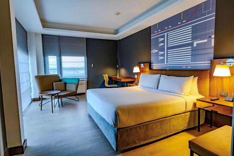 Courtyard by Marriott Santiago Airport image