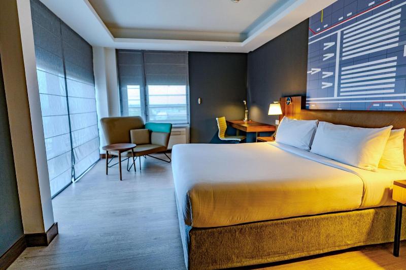 Courtyard by Marriott Santiago Airport image