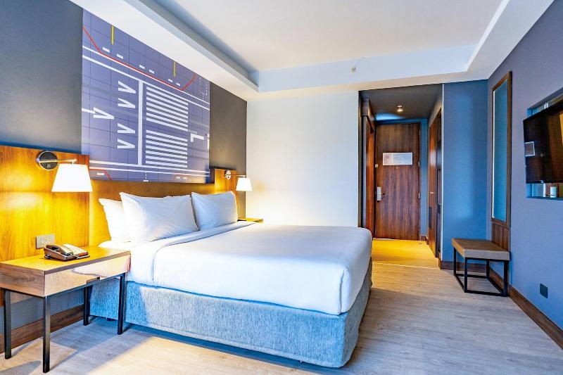 Courtyard by Marriott Santiago Airport image