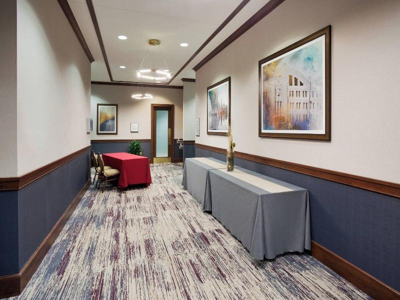 Sheraton St. Paul Woodbury Hotel image