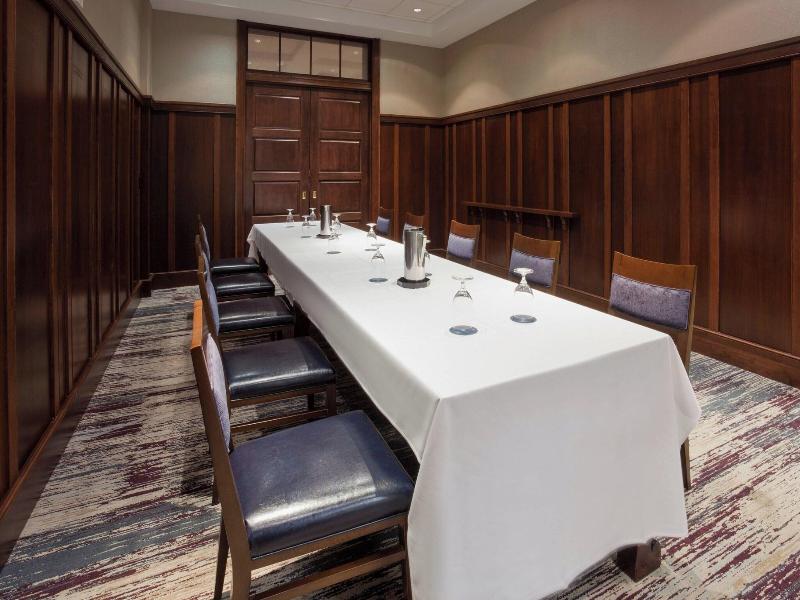 Sheraton St. Paul Woodbury Hotel image