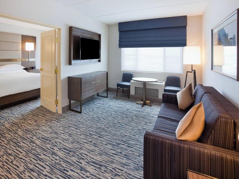 Sheraton St. Paul Woodbury Hotel image