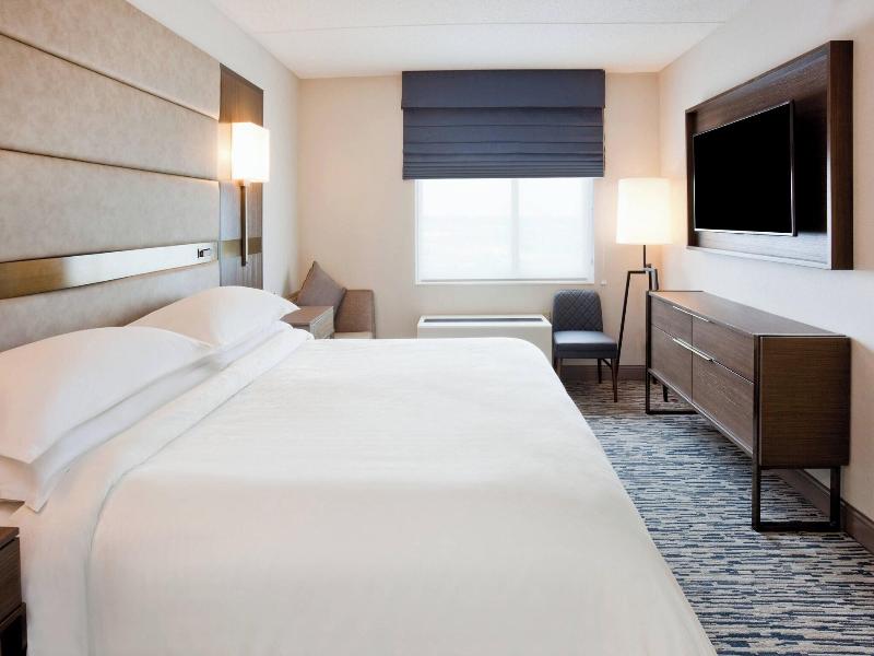 Sheraton St. Paul Woodbury Hotel image