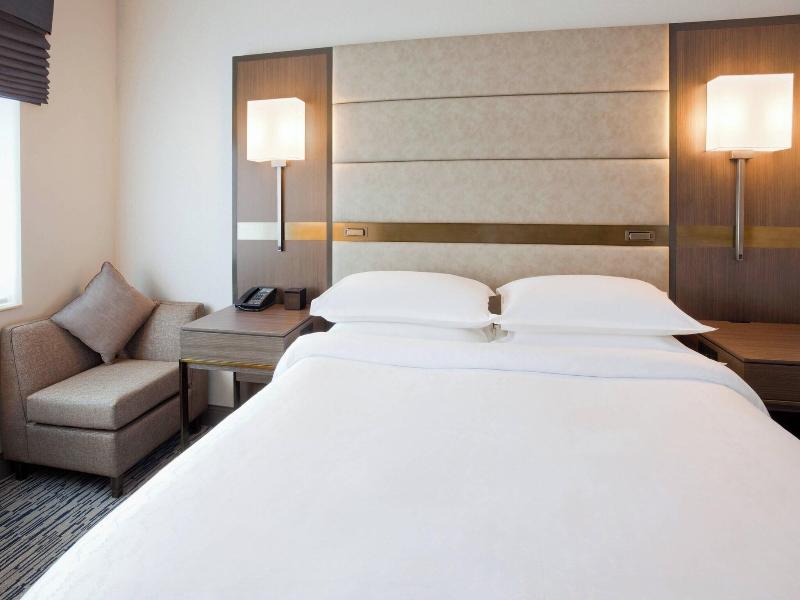 Sheraton St. Paul Woodbury Hotel image