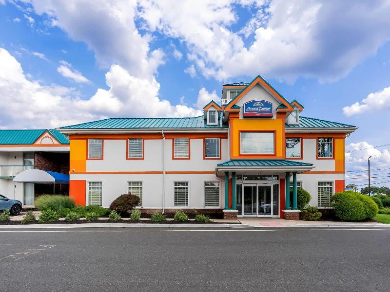 Howard Johnson Hotel By Wyndham Toms River image