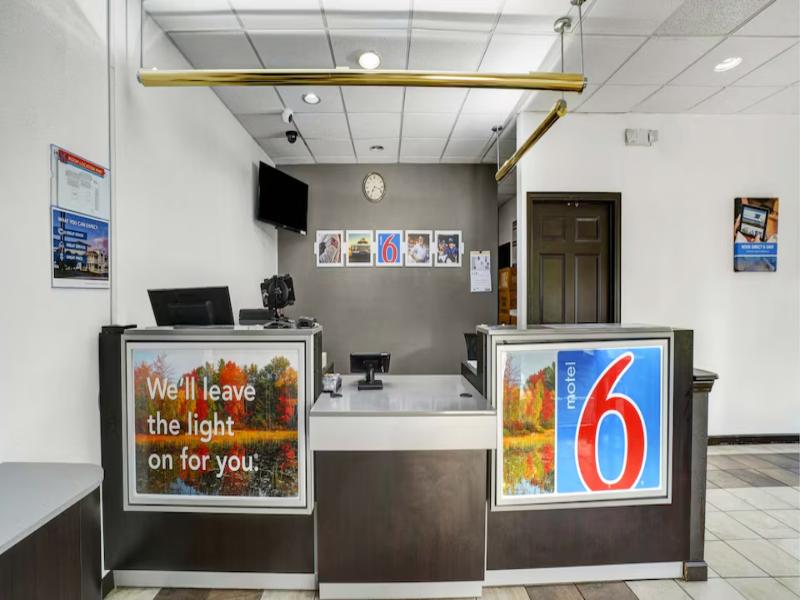Motel 6 Lawrenceville image
