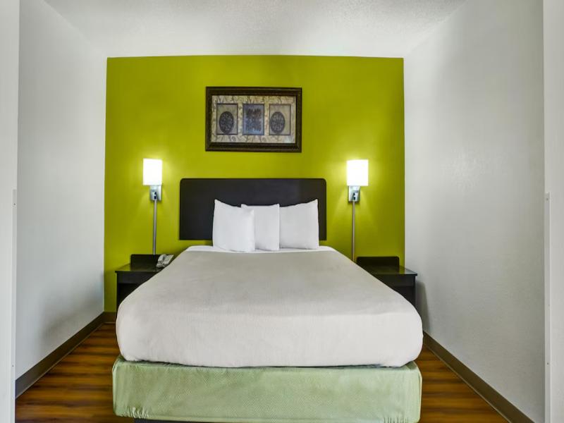 Motel 6 Lawrenceville image