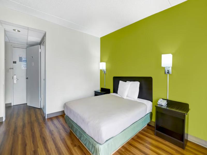 Motel 6 Lawrenceville image