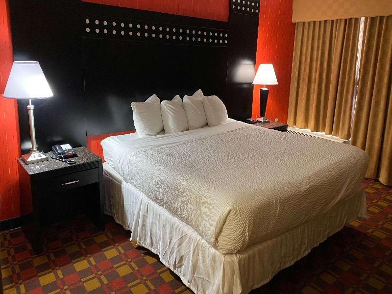 Ramada by Wyndham Rochelle Park Near Paramus image