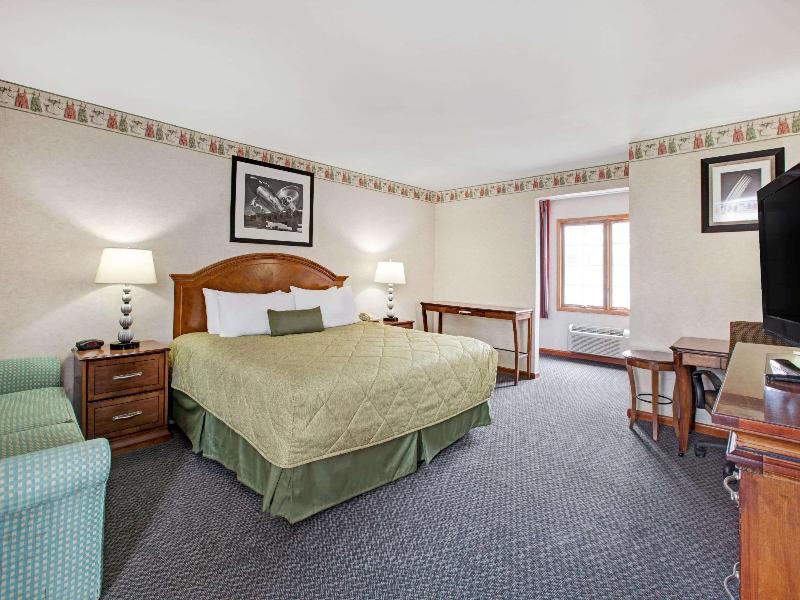 Ramada by Wyndham Flemington image