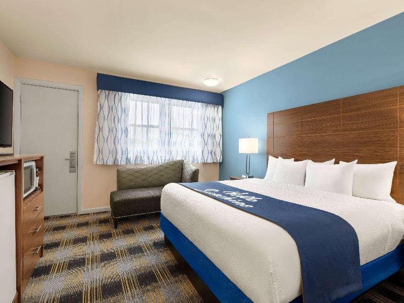 Days Inn By Wyndham Middletown Newport Area image