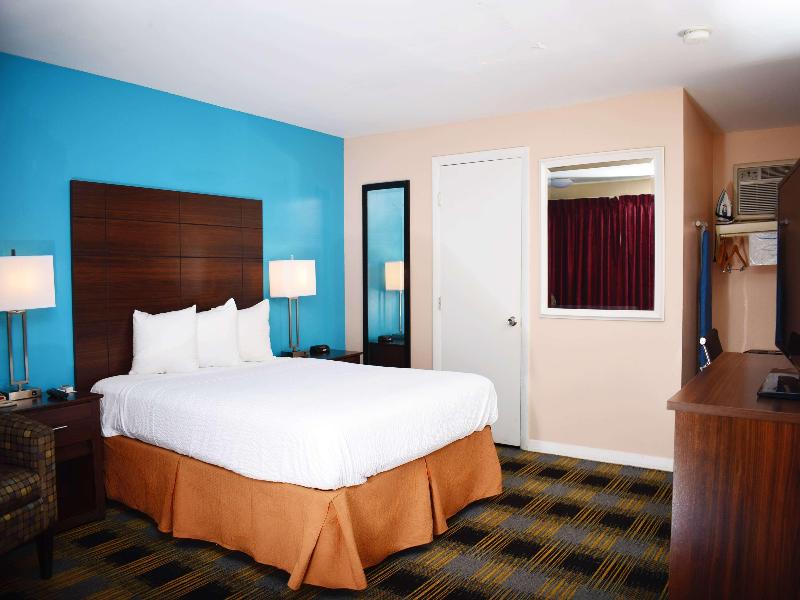 Days Inn By Wyndham Middletown Newport Area image