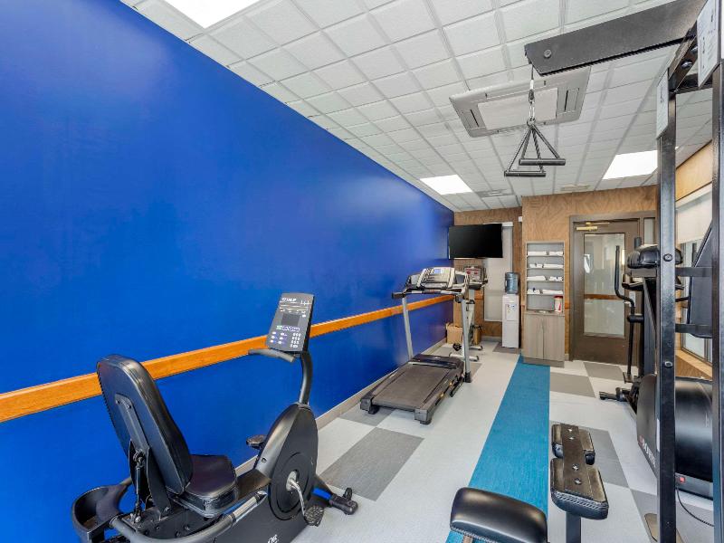 Comfort Inn and Suites Mt Laurel Cherry Hill image