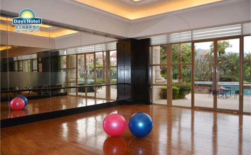 Days Hotel by Wyndham Logan City Huizhou image