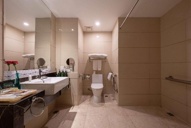Ramada By Wyndham Zibo image