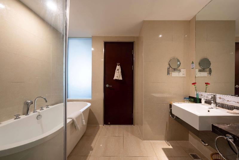 Ramada By Wyndham Zibo image