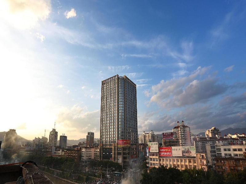 Ramada By Wyndham Longyan