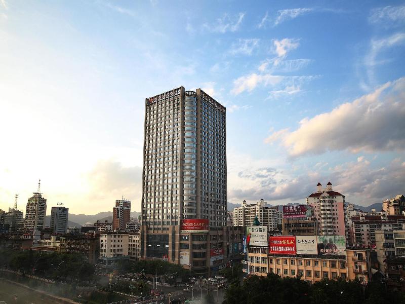 Ramada By Wyndham Longyan
