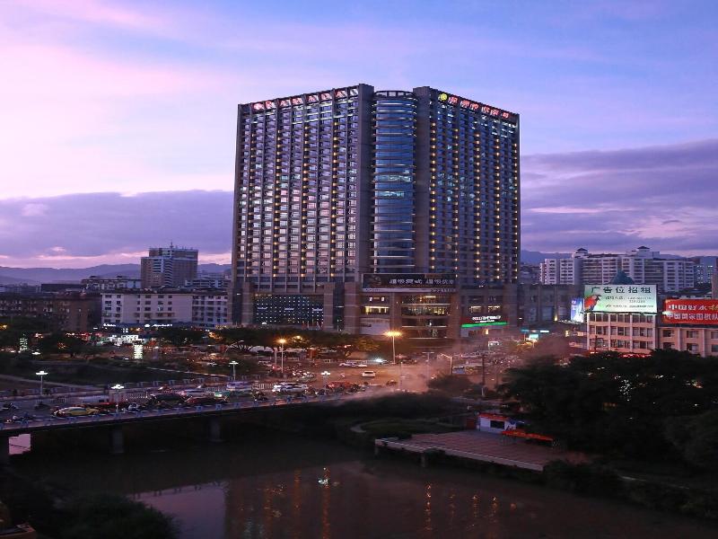 Ramada By Wyndham Longyan