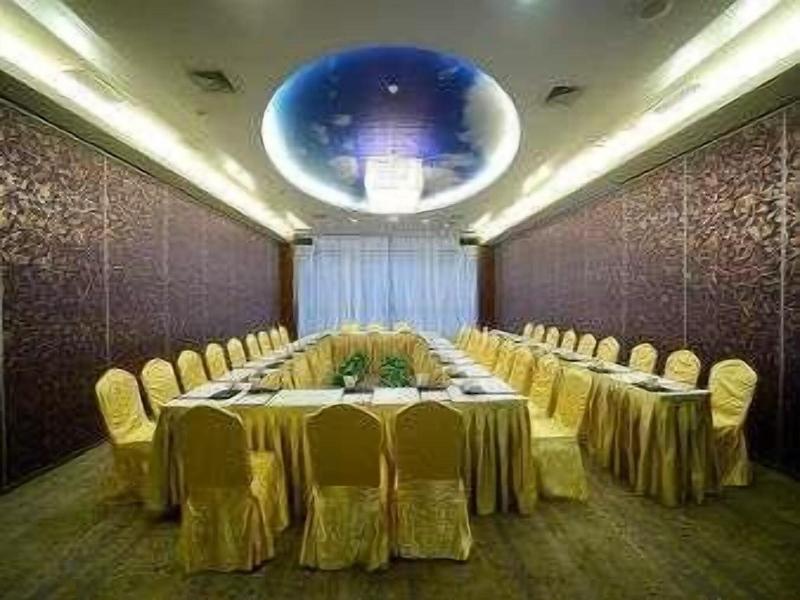 Ramada By Wyndham Longyan