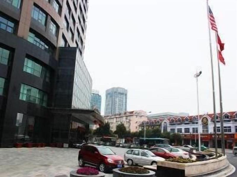 Ramada By Wyndham Changzhou North image