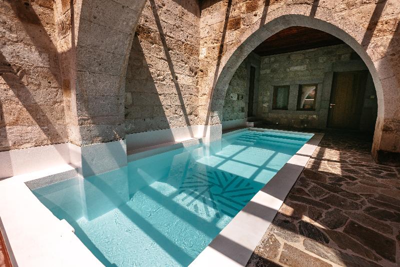 Millstone Cave Suites