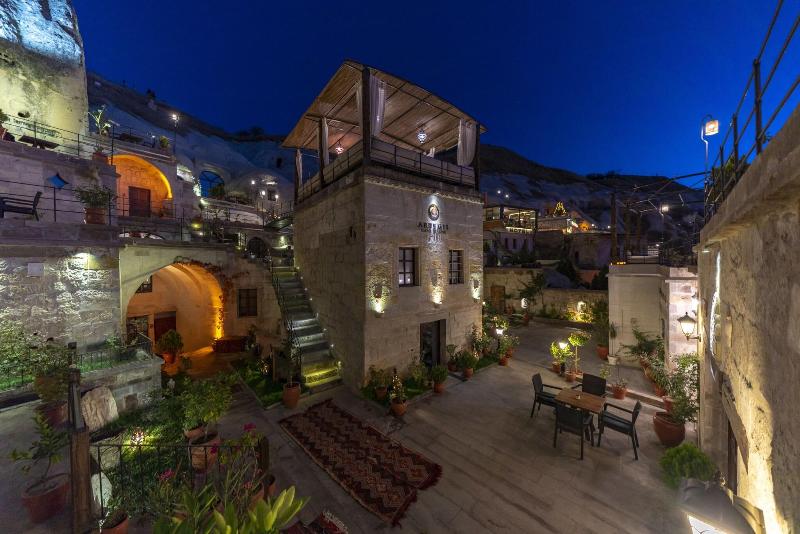 Artemis Cave Suites image
