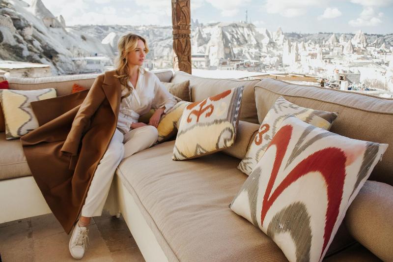 Artemis Cave Suites image
