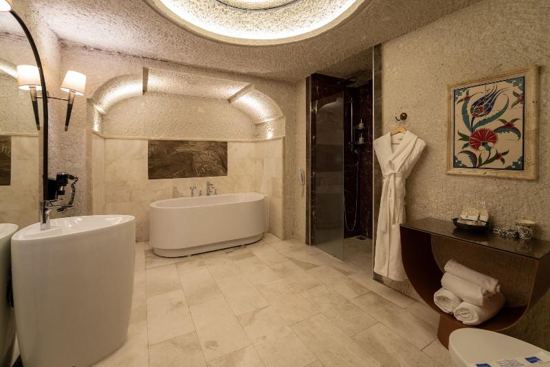 Artemis Cave Suites image