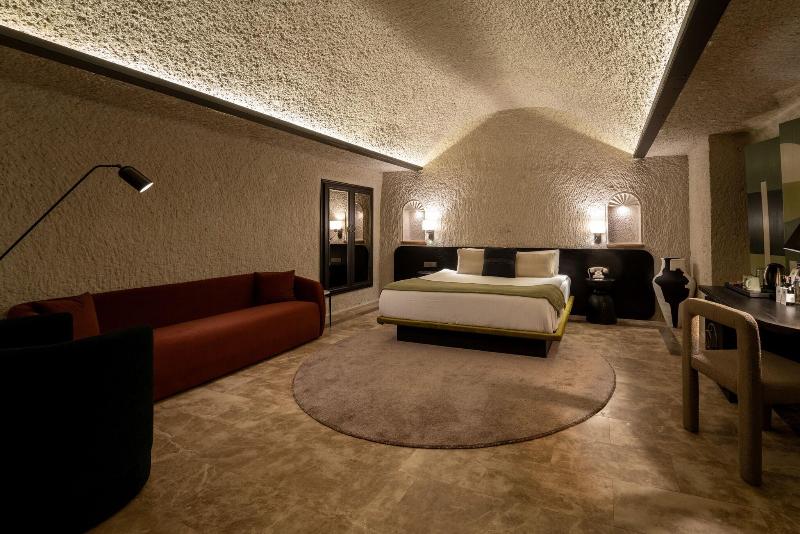 Artemis Cave Suites image