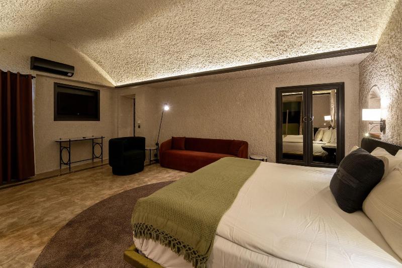Artemis Cave Suites image