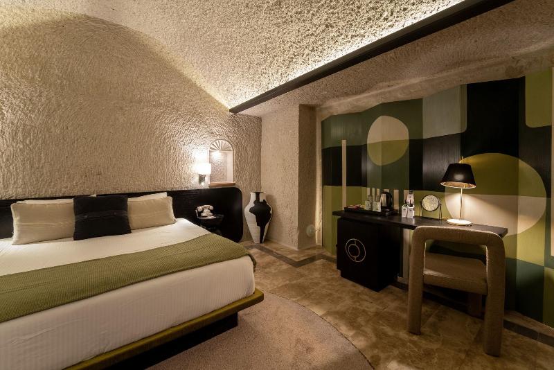 Artemis Cave Suites image