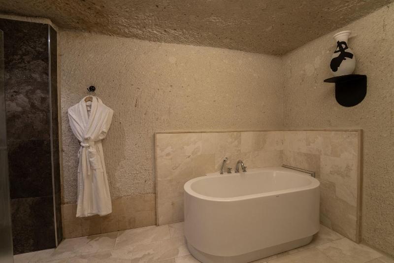 Artemis Cave Suites image