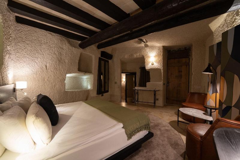 Artemis Cave Suites image