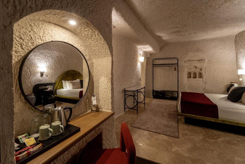 Artemis Cave Suites image