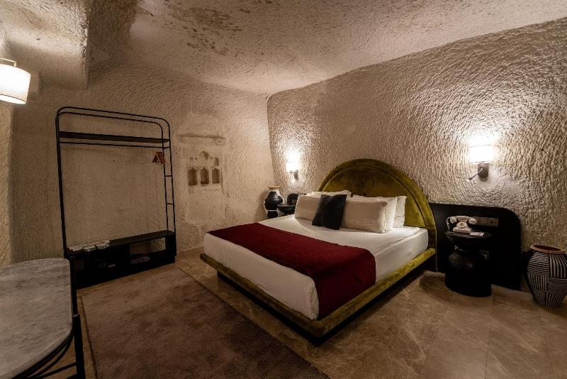 Artemis Cave Suites image