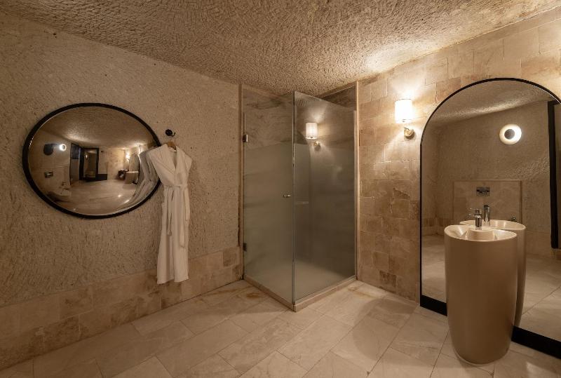 Artemis Cave Suites image