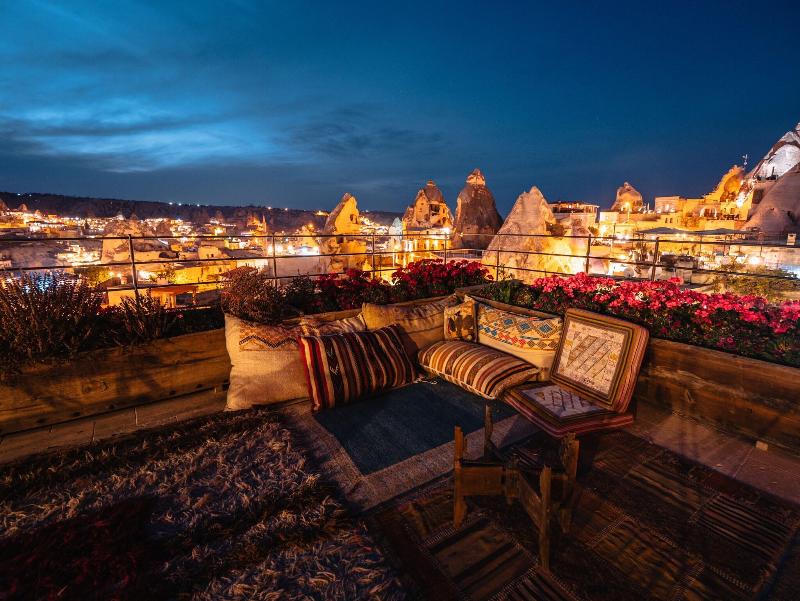 Artemis Cave Suites image