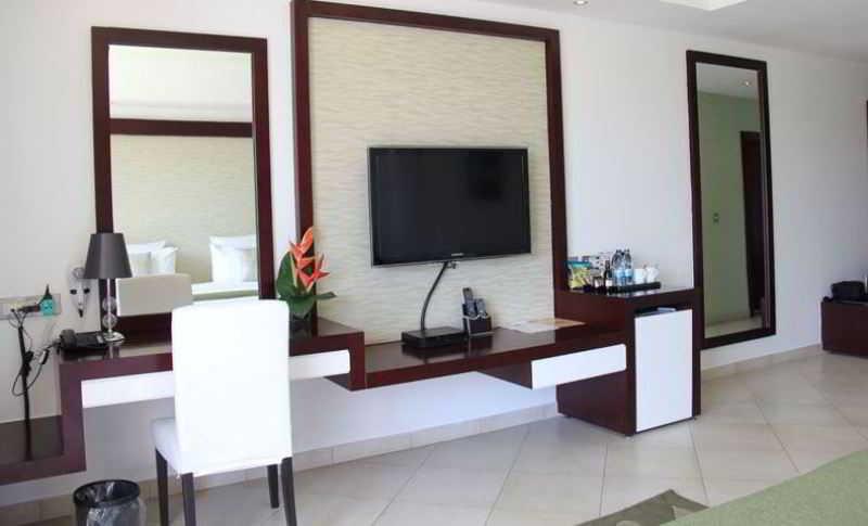 Best Western Plus Peninsula Hotel image