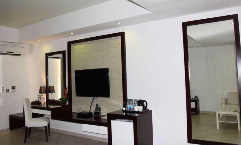 Best Western Plus Peninsula Hotel image