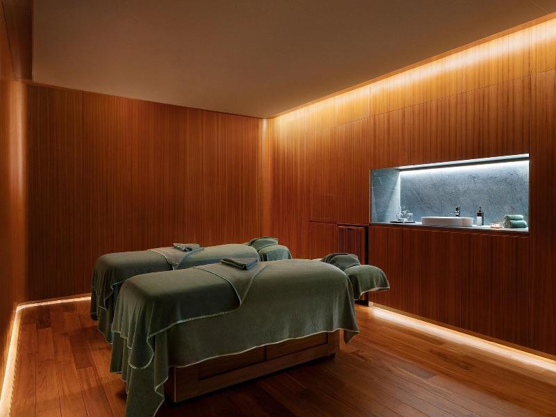 Stay in style at Sheraton Lake Como
