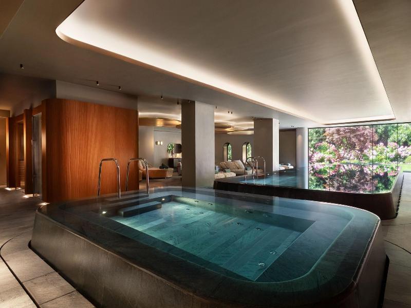 Stay in style at Sheraton Lake Como