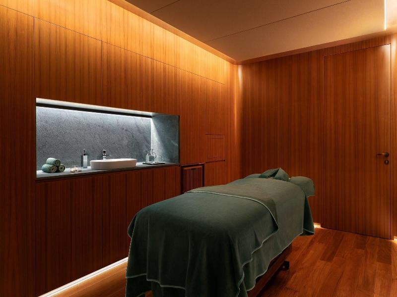 Stay in style at Sheraton Lake Como