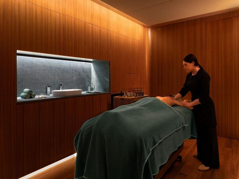 Stay in style at Sheraton Lake Como