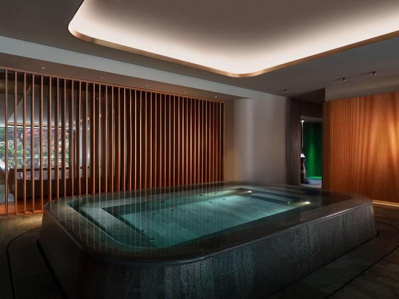 Stay in style at Sheraton Lake Como