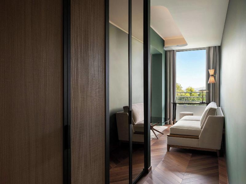 Stay in style at Sheraton Lake Como