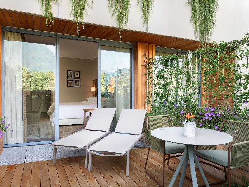 Stay in style at Sheraton Lake Como